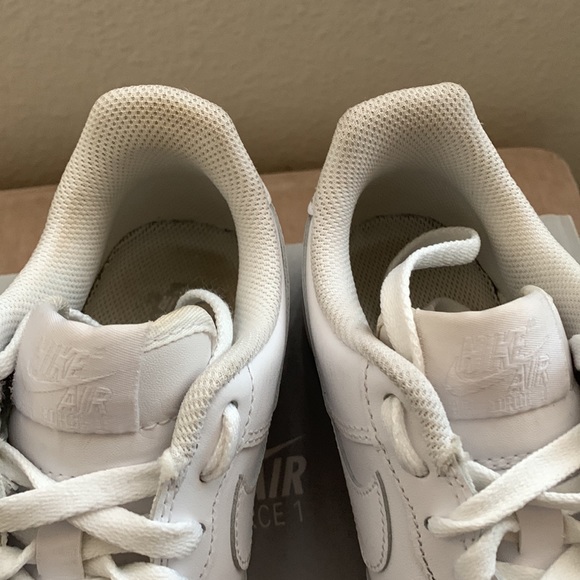 Nike Air Force 1 White Sneakers size 6 - Picture 2 of 10